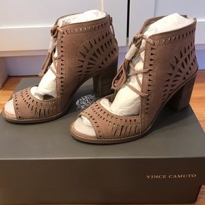 Vince Camuto tarita suede sandal